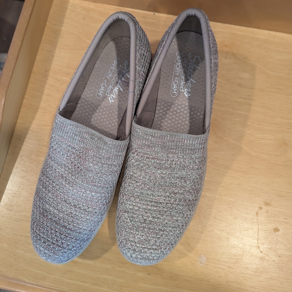 Stylish Women's Slip-On Shoes - Gray